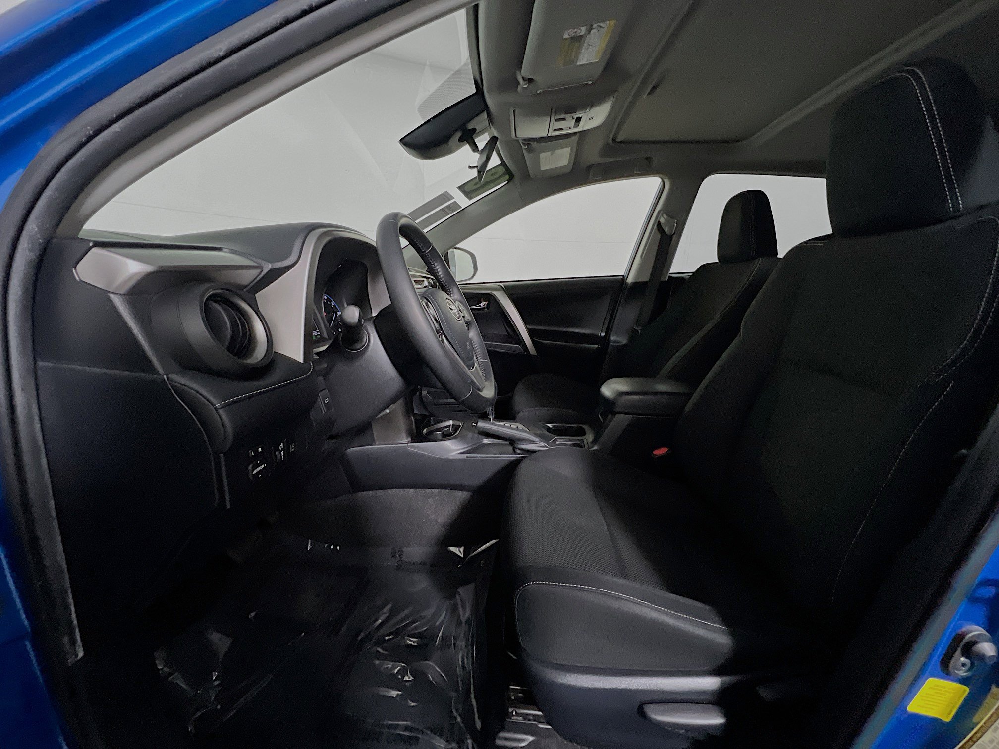 Used 2018 Toyota RAV4 XLE FWD image 15