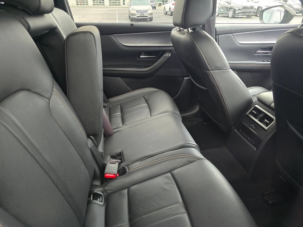 Used 2025 MAZDA CX-70 3.3 Turbo w/ Preferred Package AWD/4WD image 13