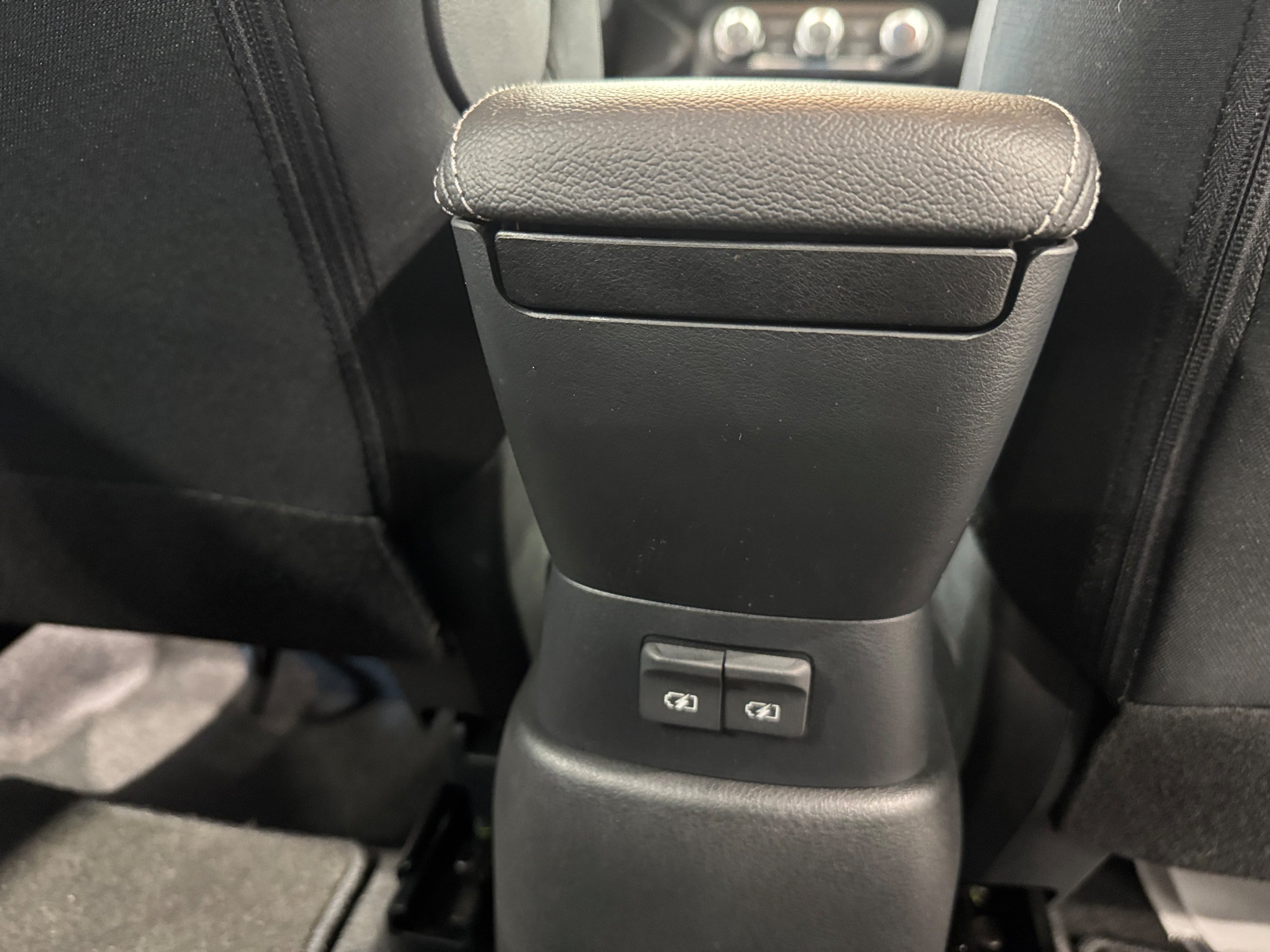 Used 2024 Nissan Kicks S FWD image 12