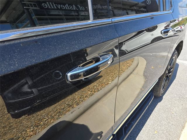 Used 2023 GMC Yukon XL SLT AWD/4WD image 12