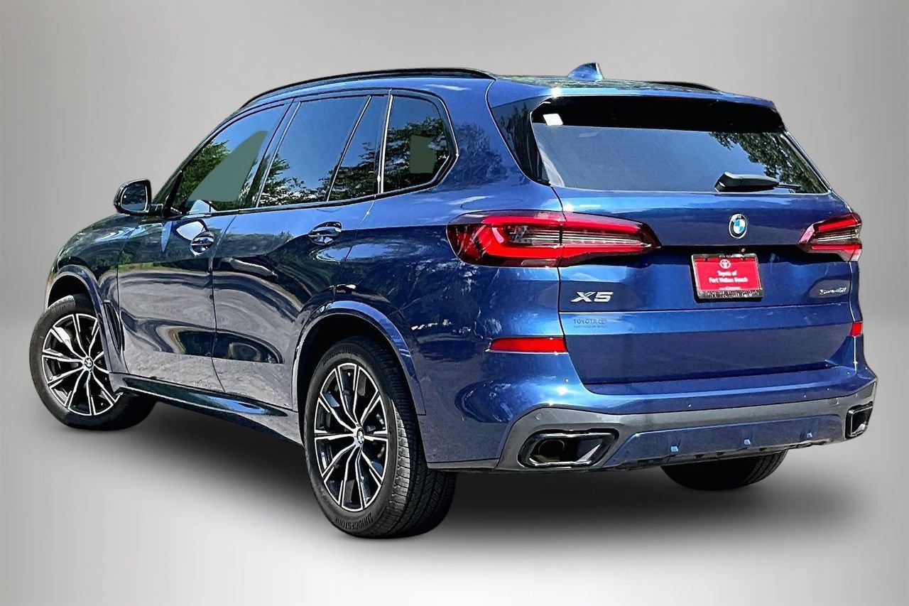Used 2022 BMW X5 sDrive40i w/ M Sport Package RWD image 4