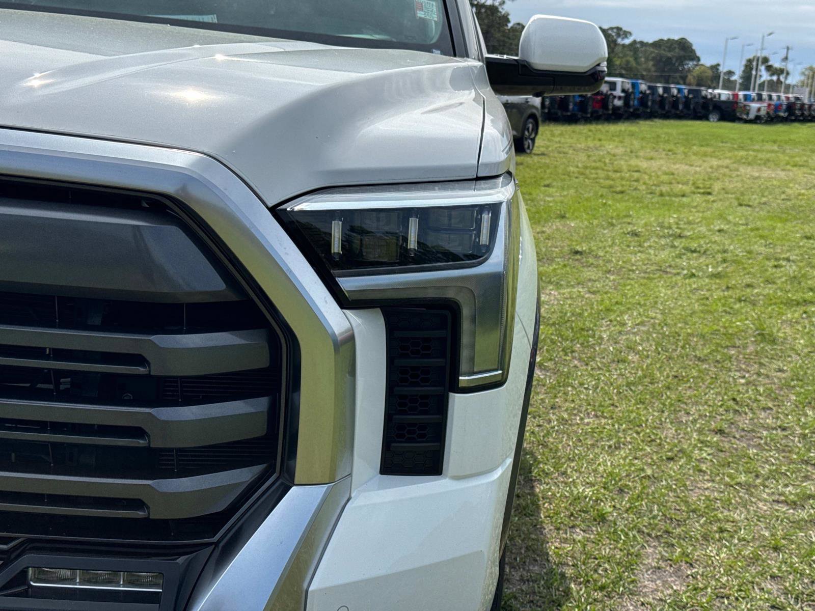 Used 2022 Toyota Tundra Limited AWD/4WD image 9
