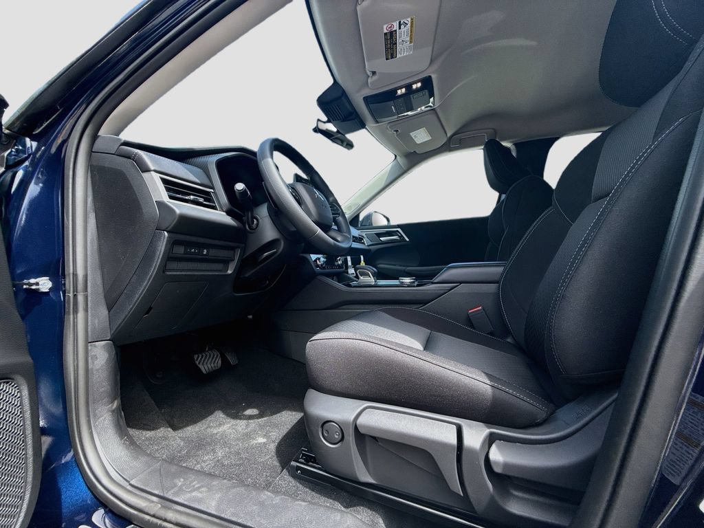 New 2026 Mitsubishi Outlander ES FWD image 21