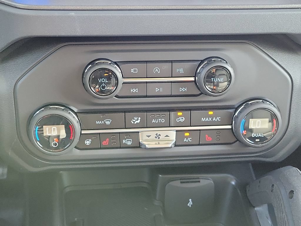 New 2026 Ford Bronco Badlands AWD/4WD image 24