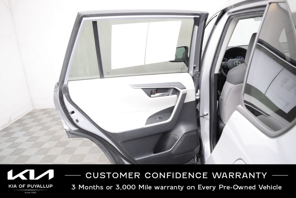 Used 2021 Toyota RAV4 XLE w/ XLE Grade Weather Package AWD/4WD image 11