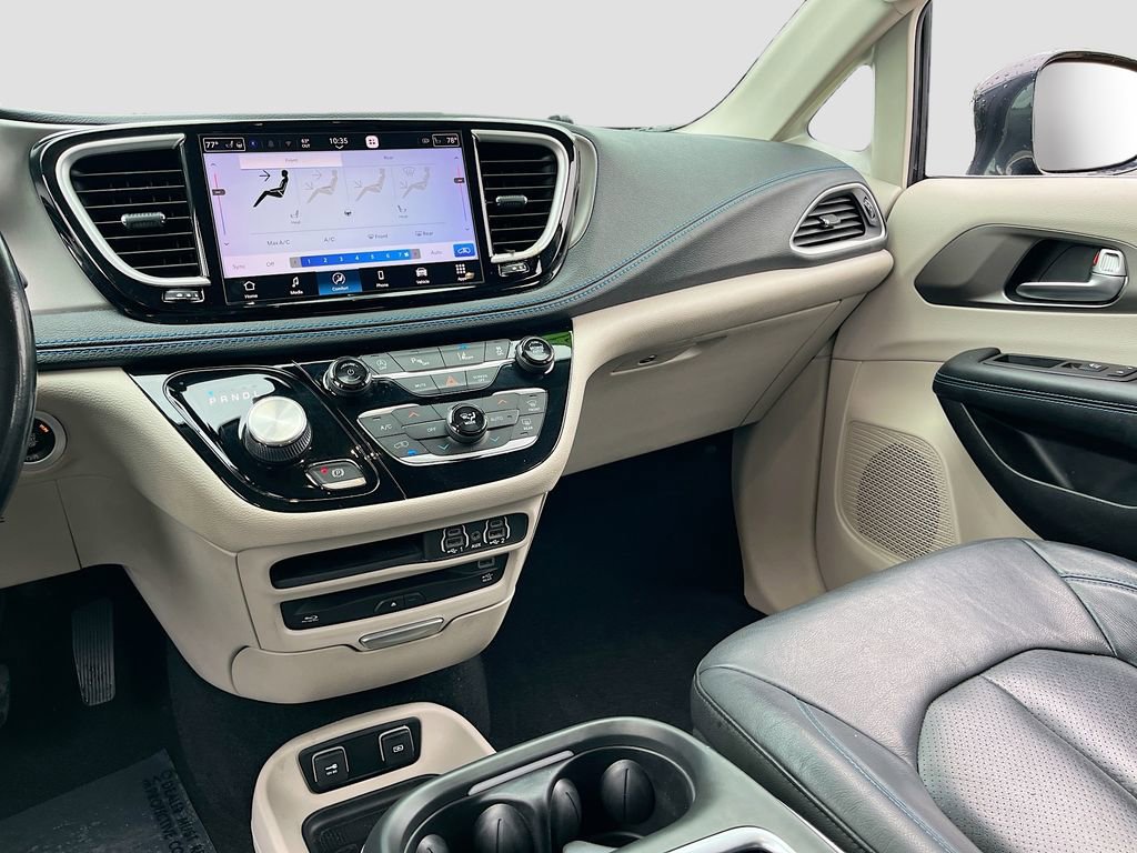 Certified 2021 Chrysler Pacifica Touring-L w/ Uconnect Theater Family Group image 22