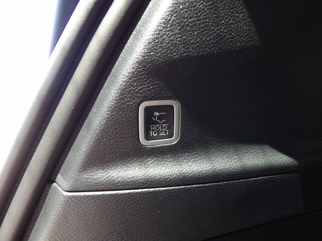 New 2027 Chrysler Pacifica Select FWD image 8