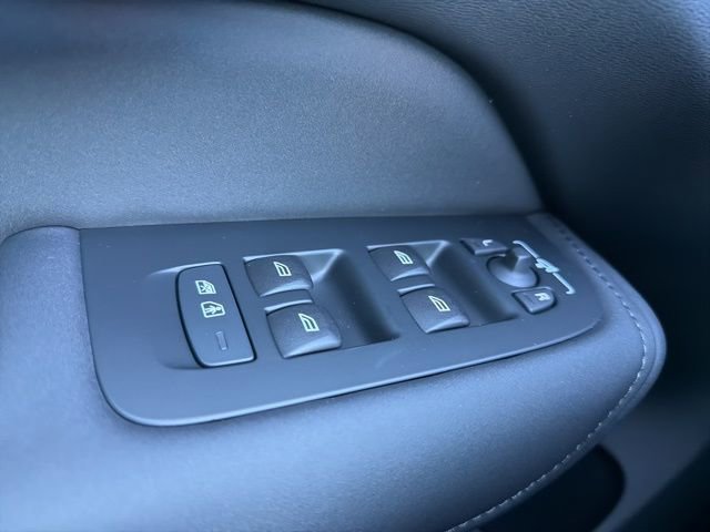 New 2026 Volvo XC60 T8 Ultra w/ Protection Package Premier image 20