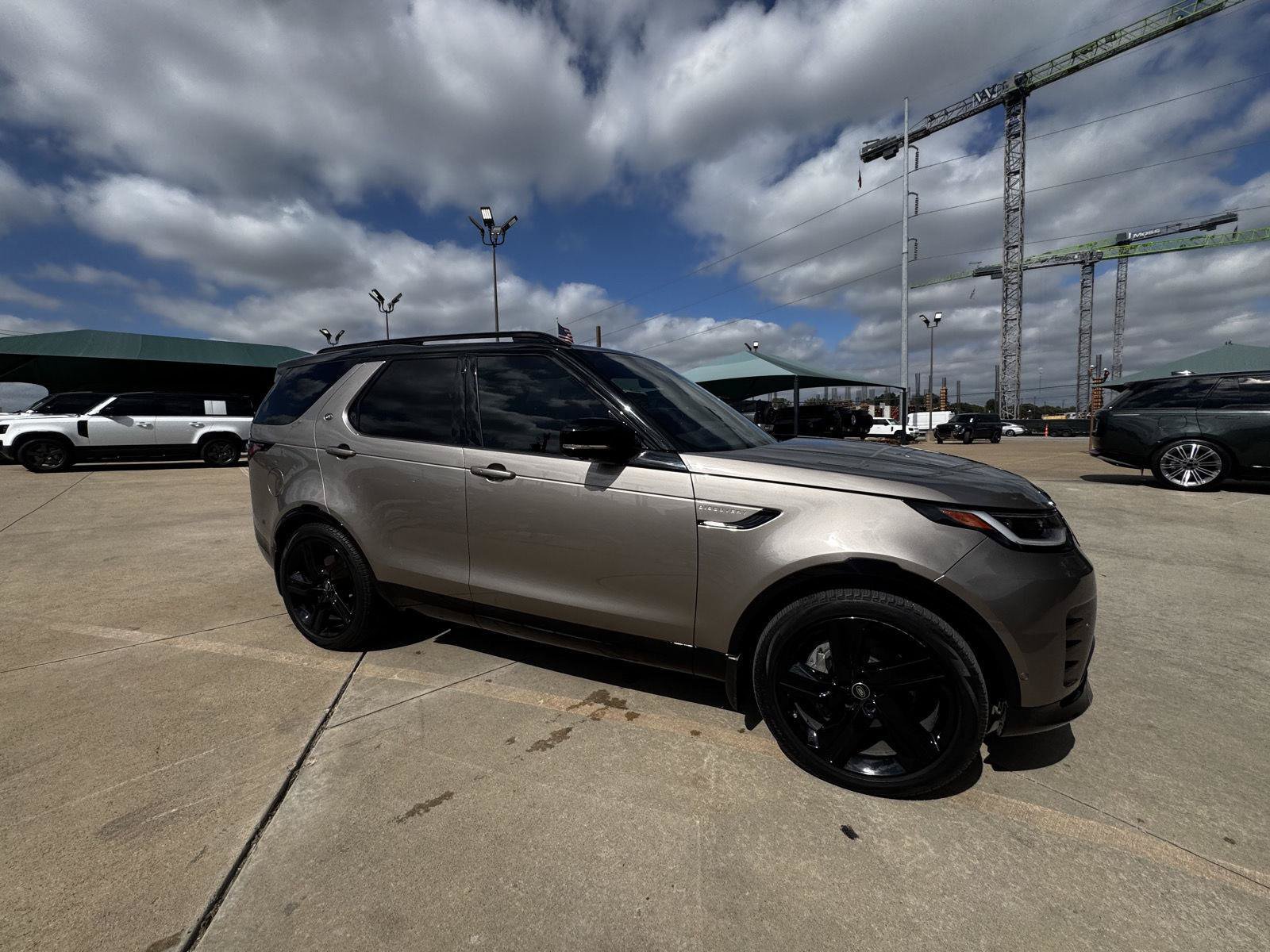 Certified 2026 Land Rover Discovery Dynamic SE AWD/4WD image 10