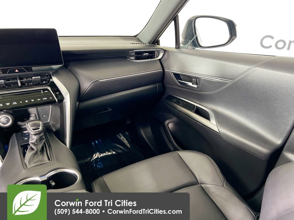 Used 2024 Toyota Venza Nightshade AWD/4WD image 27