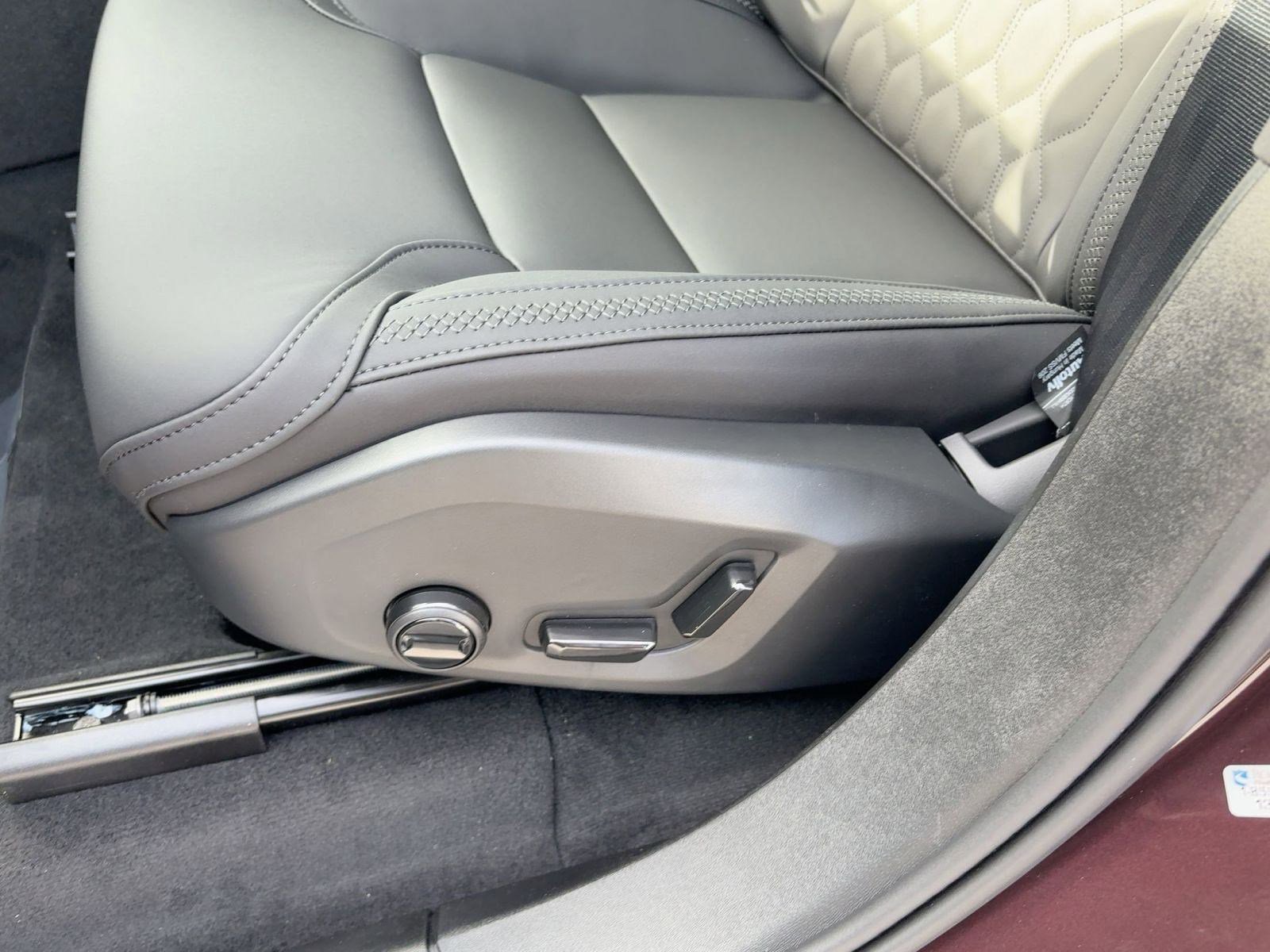 New 2026 Volvo XC90 B6 Plus w/ Protection Package image 14