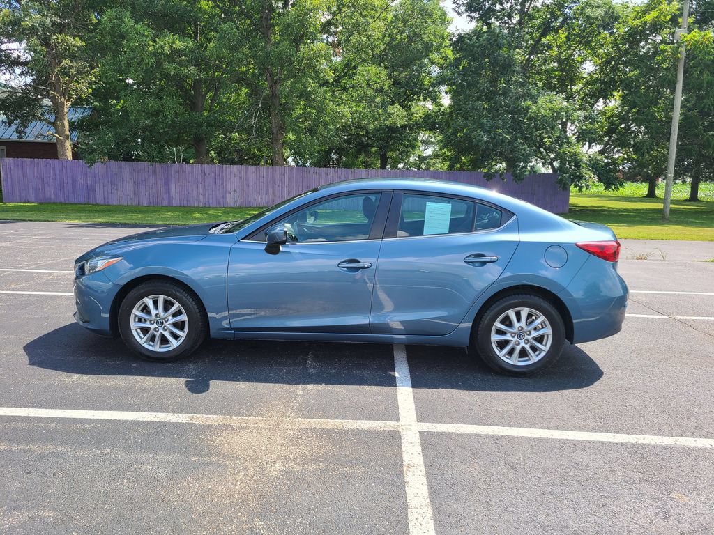 Used 2016 MAZDA MAZDA3 i Sport w/ Preferred Equipment Package FWD image 4