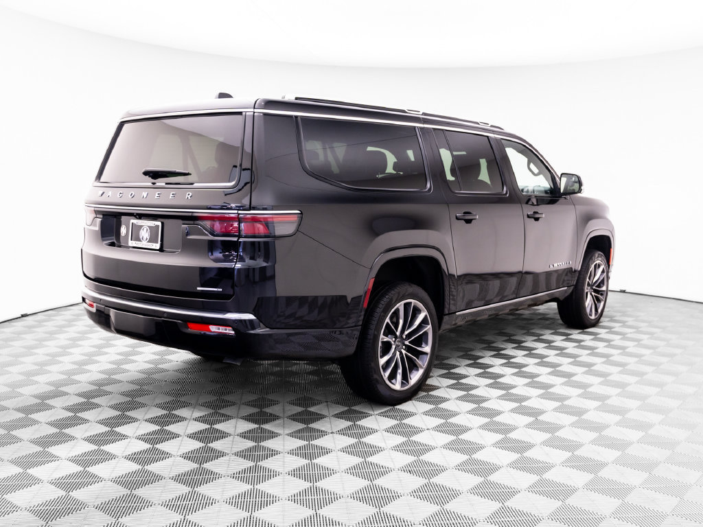 Used 2024 Jeep Wagoneer L Series III w/ Premium Group I AWD/4WD image 7
