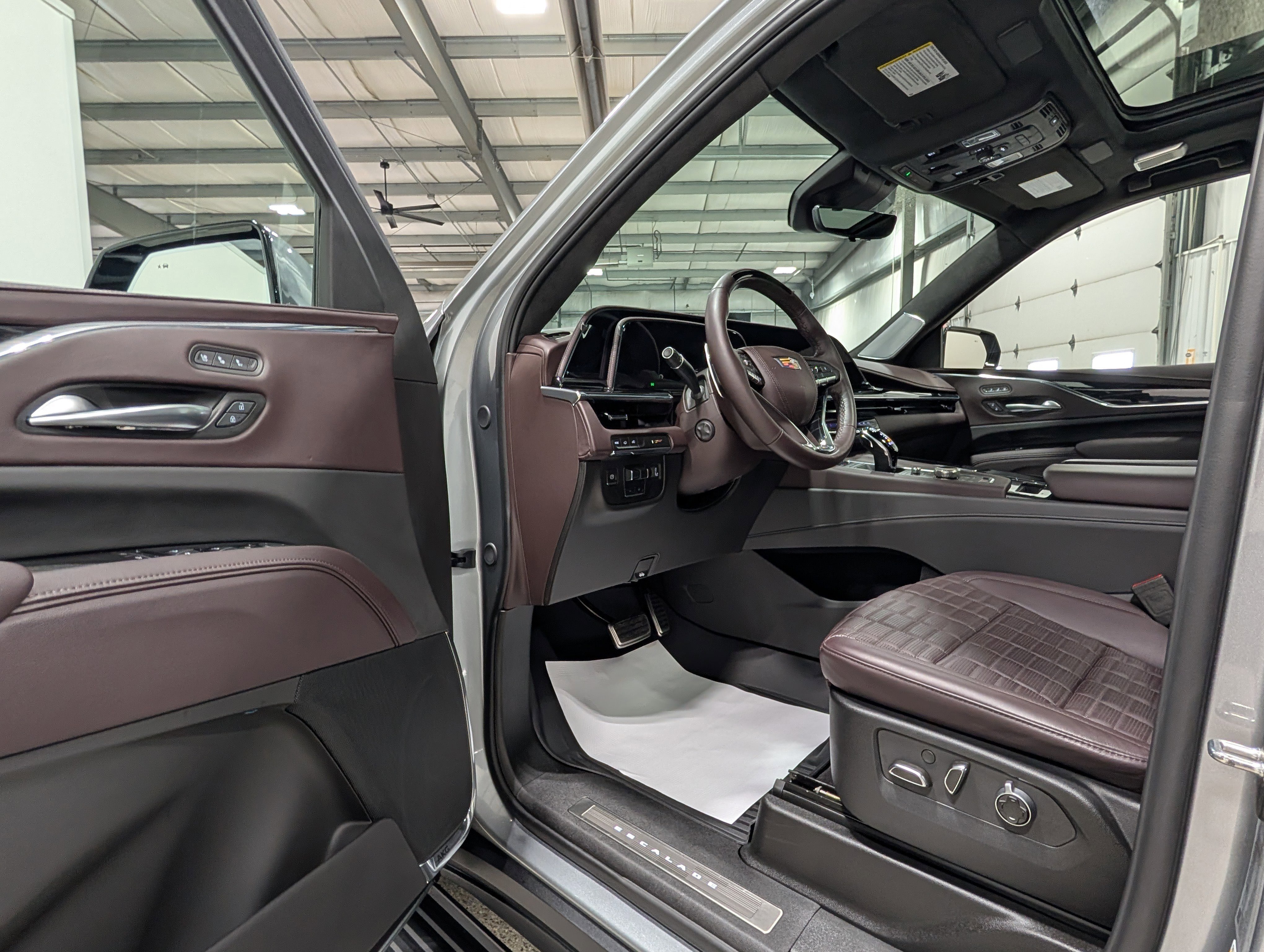 Used 2024 Cadillac Escalade V w/ LPO, ONYX Package AWD/4WD image 13