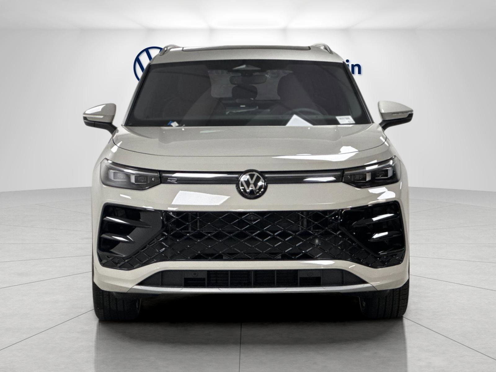 New 2026 Volkswagen Tiguan SEL R-Line AWD/4WD image 8