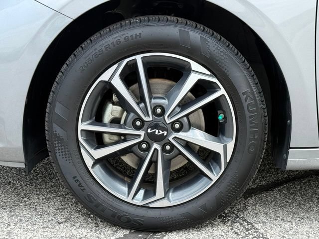 Used 2024 Kia Forte LXS w/ LXS Technology Package FWD image 10