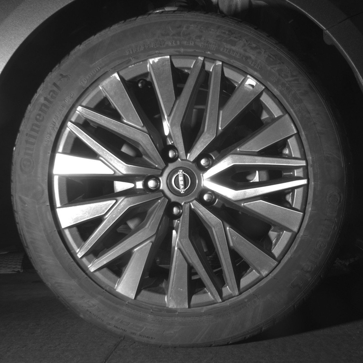 Used 2025 Nissan Altima 2.5 SV FWD image 13