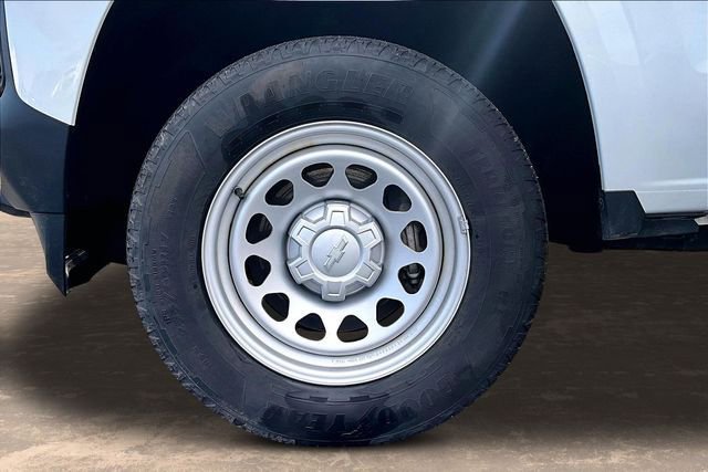 Used 2023 Chevrolet Colorado W/T w/ Technology Package image 32