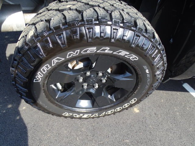 Used 2025 RAM 1500 Warlock AWD/4WD image 27