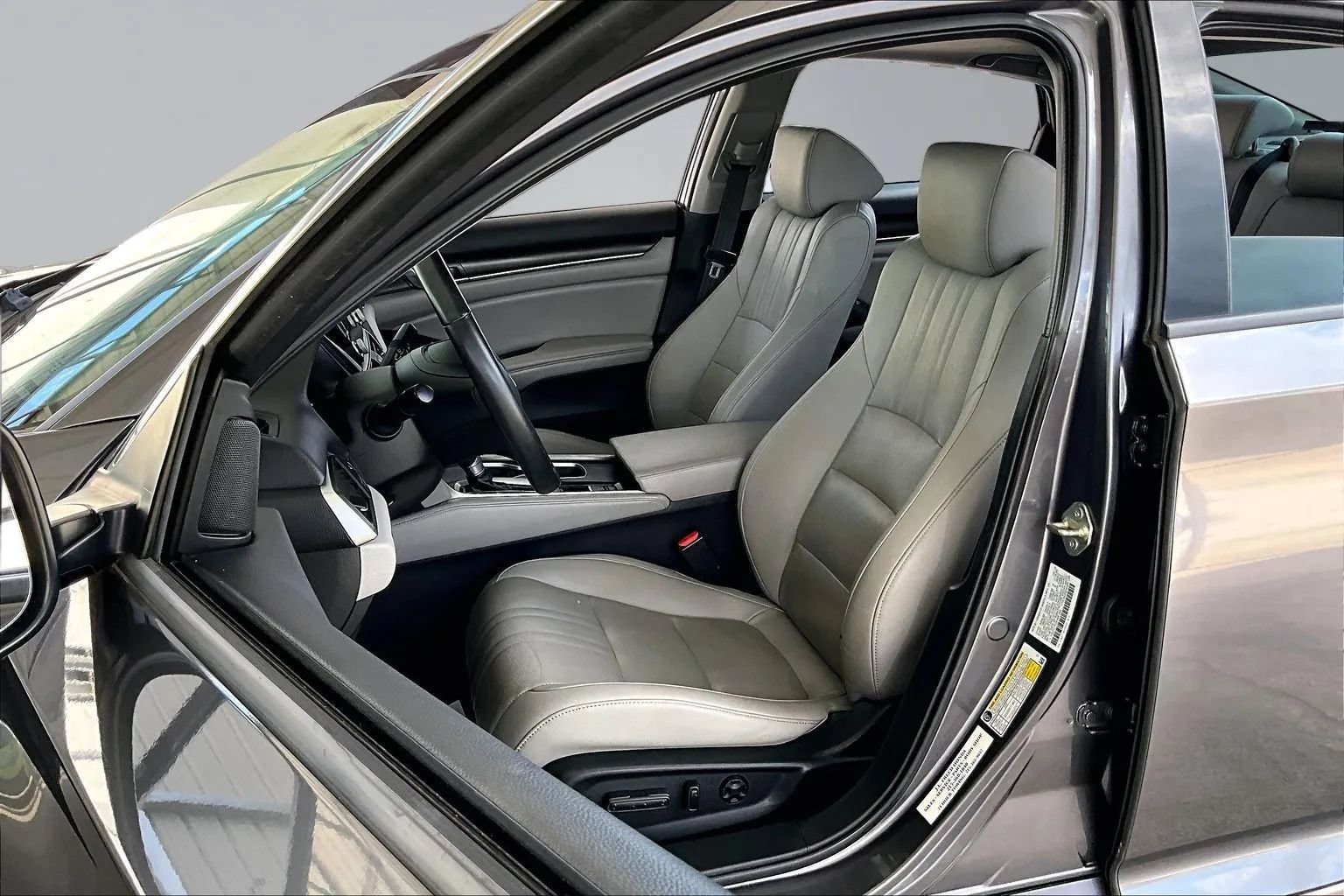 Used 2019 Honda Accord EX-L image 18