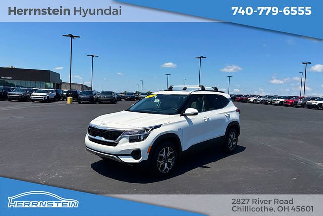 Used 2023 Kia Seltos EX AWD/4WD image 3