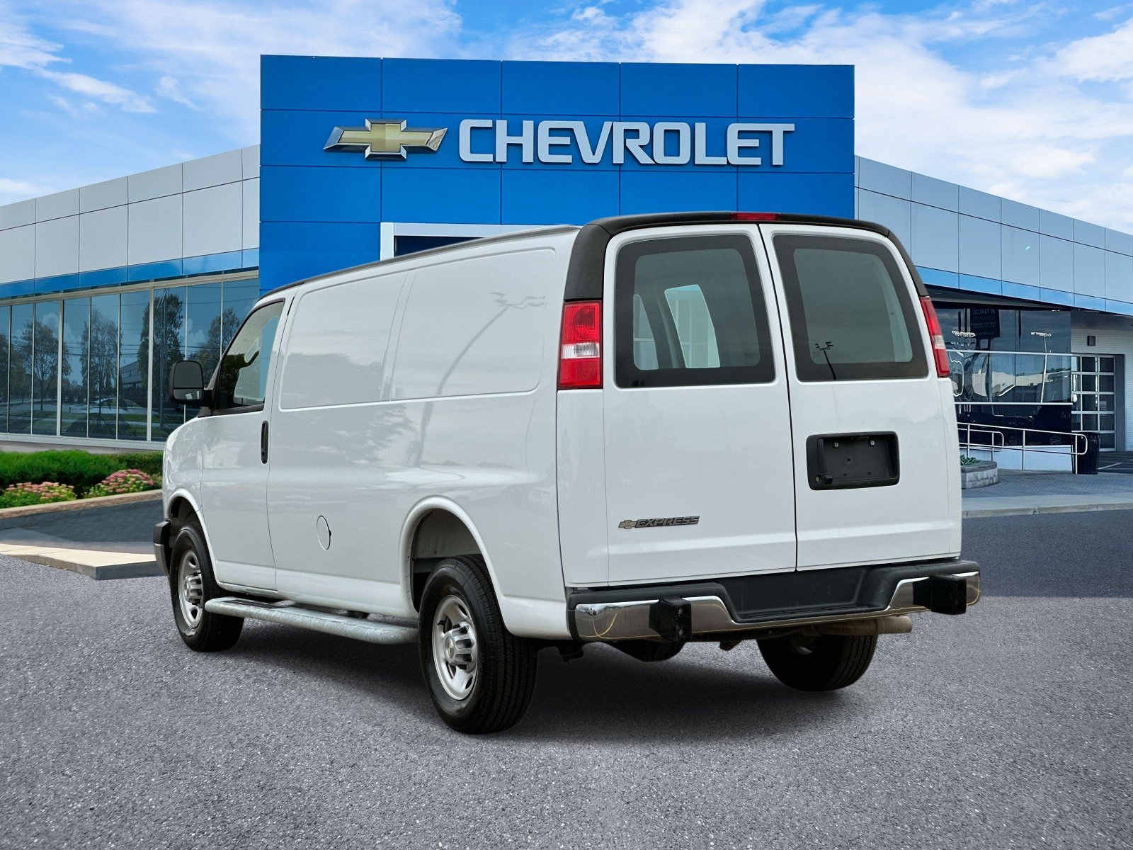 Certified 2025 Chevrolet Express 2500 w/ Driver Convenience Package RWD image 4