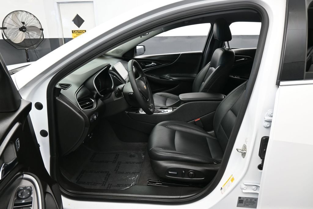 Used 2024 Chevrolet Malibu RS FWD image 11