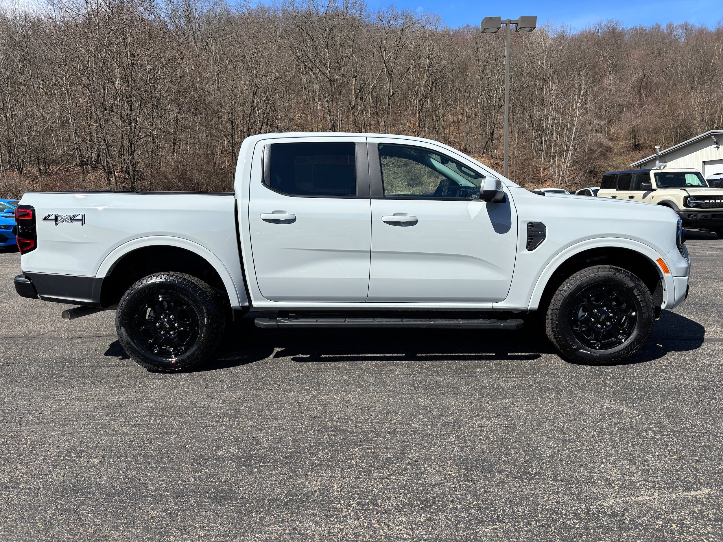 New 2026 Ford Ranger Lariat w/ Black Appearance Package AWD/4WD image 3