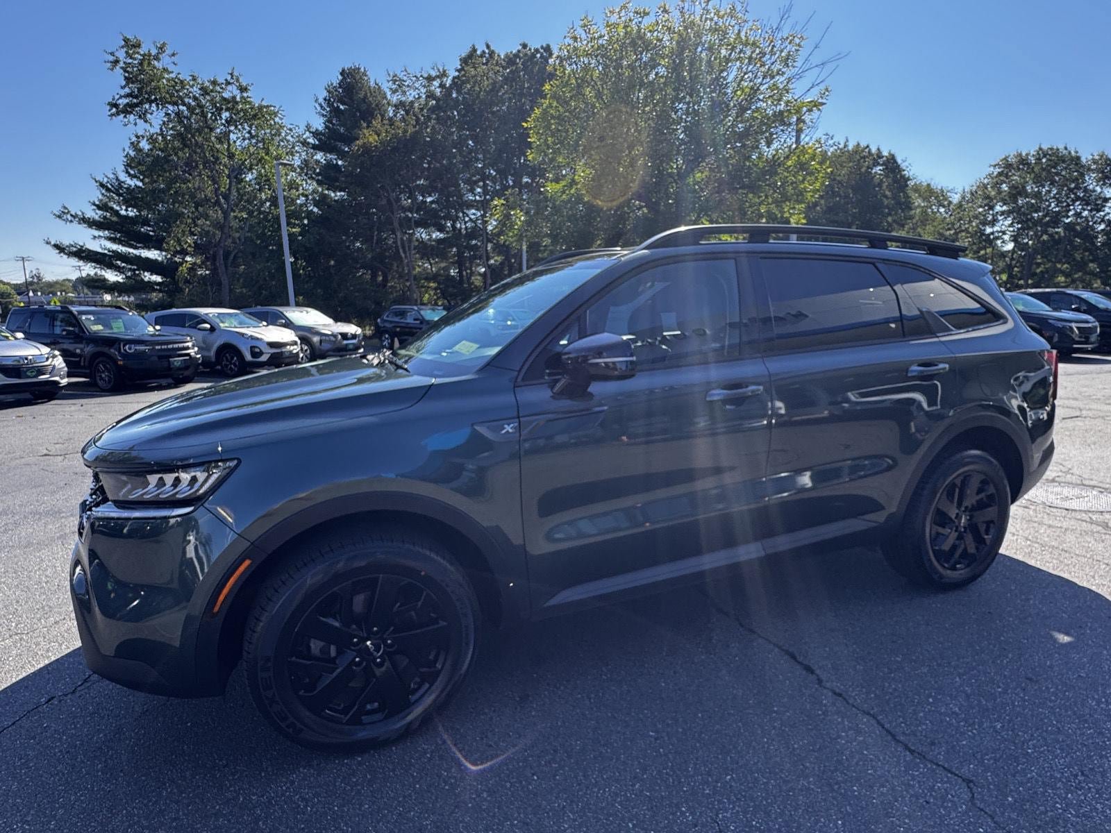 Used 2023 Kia Sorento S w/ Panoramic Sunroof Package AWD/4WD image 3