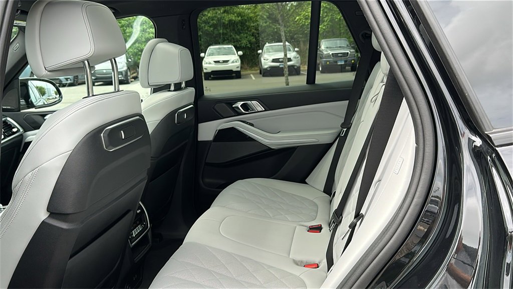 Used 2024 BMW X5 M60i w/ Climate Comfort Package image 24