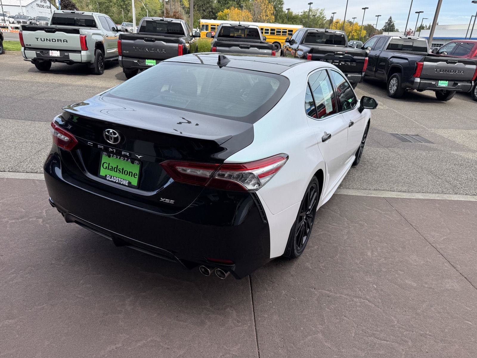 Used 2018 Toyota Camry XSE FWD image 6