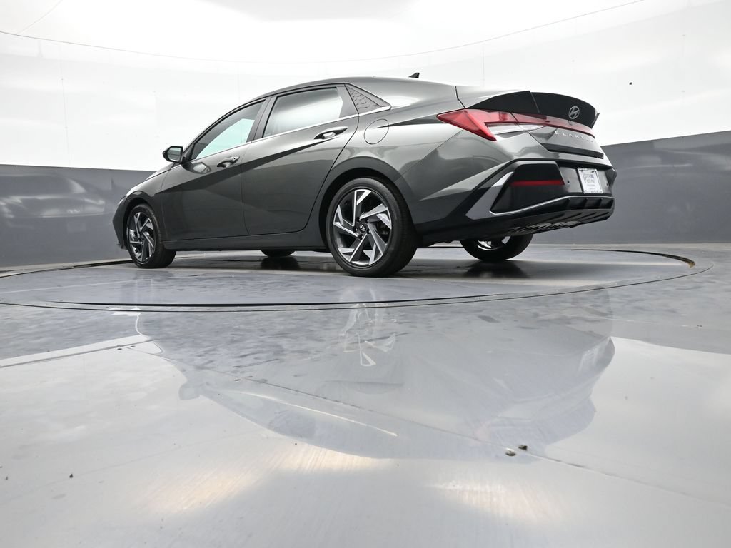 Used 2024 Hyundai Elantra Limited FWD image 31
