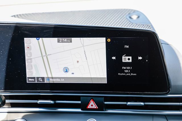 Certified 2025 Hyundai Elantra SEL FWD image 13