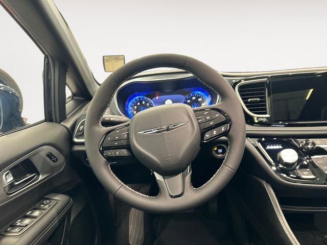 New 2026 Chrysler Pacifica Limited w/ S Appearance Package image 12