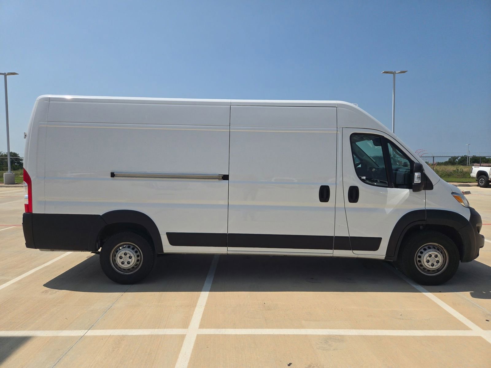 Used 2025 RAM ProMaster 3500 w/ Convenience Group FWD image 2