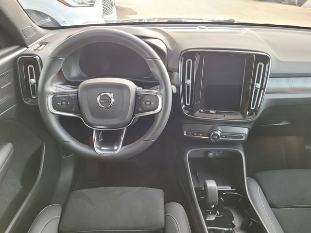 Used 2023 Volvo C40 P8 Recharge Ultimate w/ Protection Package Premier image 7
