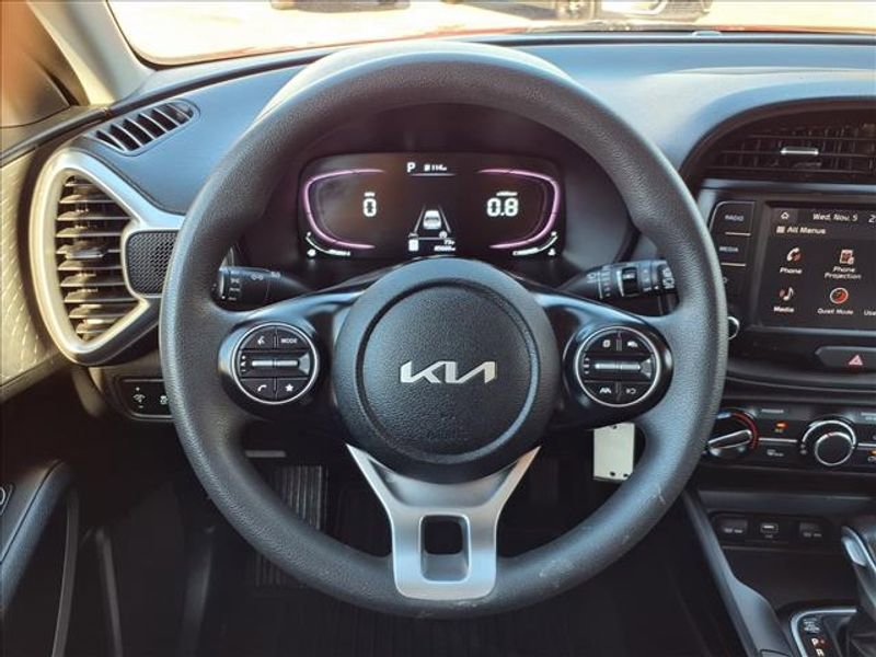 Used 2023 Kia Soul LX w/ LX Technology Package image 14