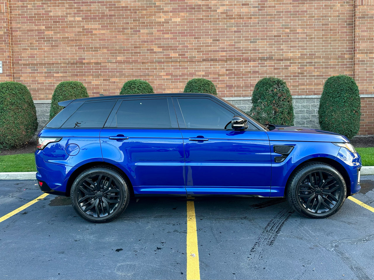 Used 2015 Land Rover Range Rover Sport SVR image 19