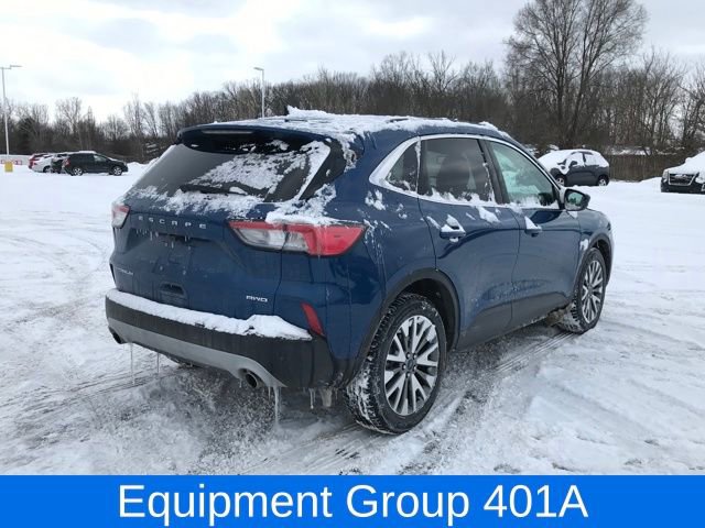 Used 2022 Ford Escape Titanium image 3