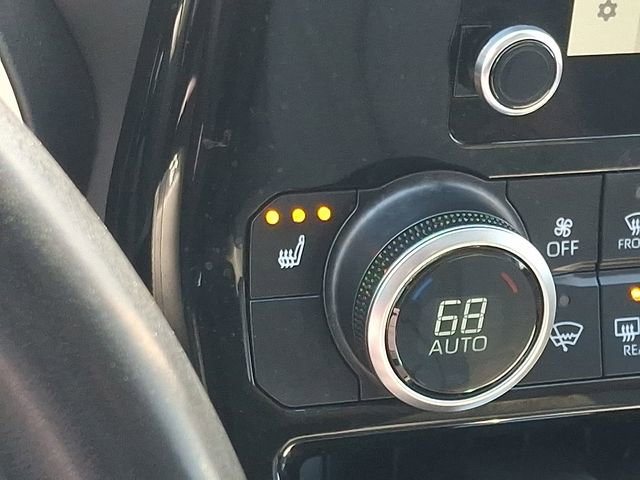 Used 2023 Toyota Highlander XLE image 28