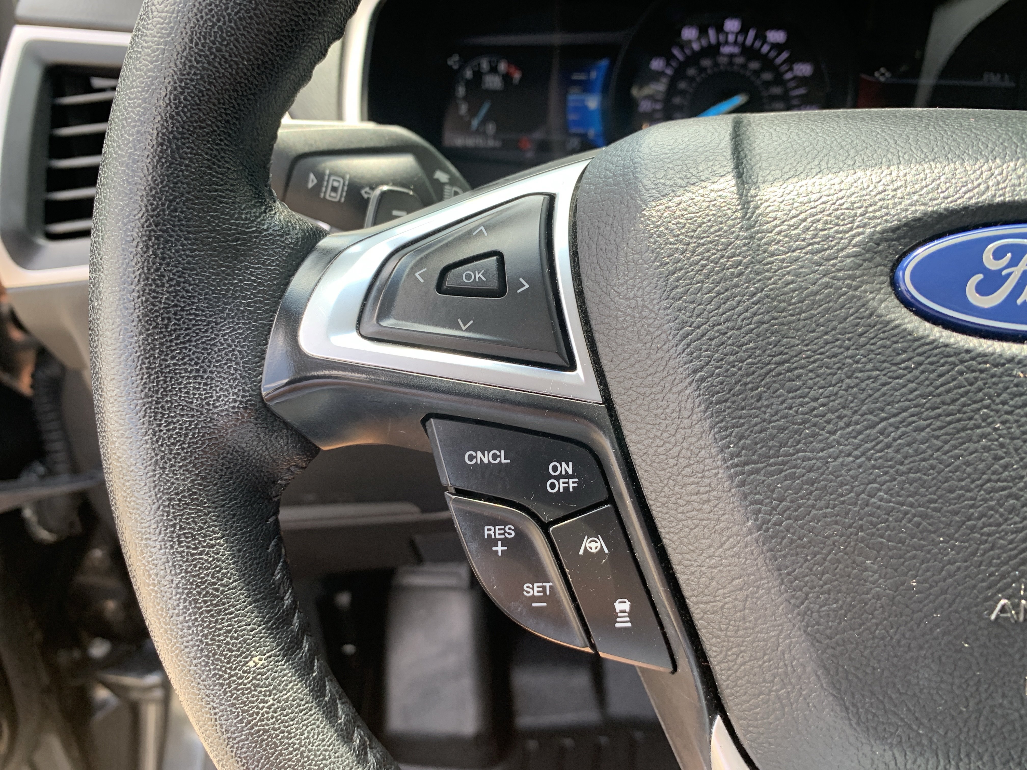 Used 2019 Ford Edge SEL w/ Equipment Group 201A AWD/4WD image 14