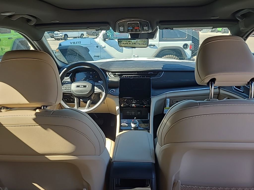 New 2025 Jeep Grand Cherokee Limited w/ Luxury Tech Group II image 27