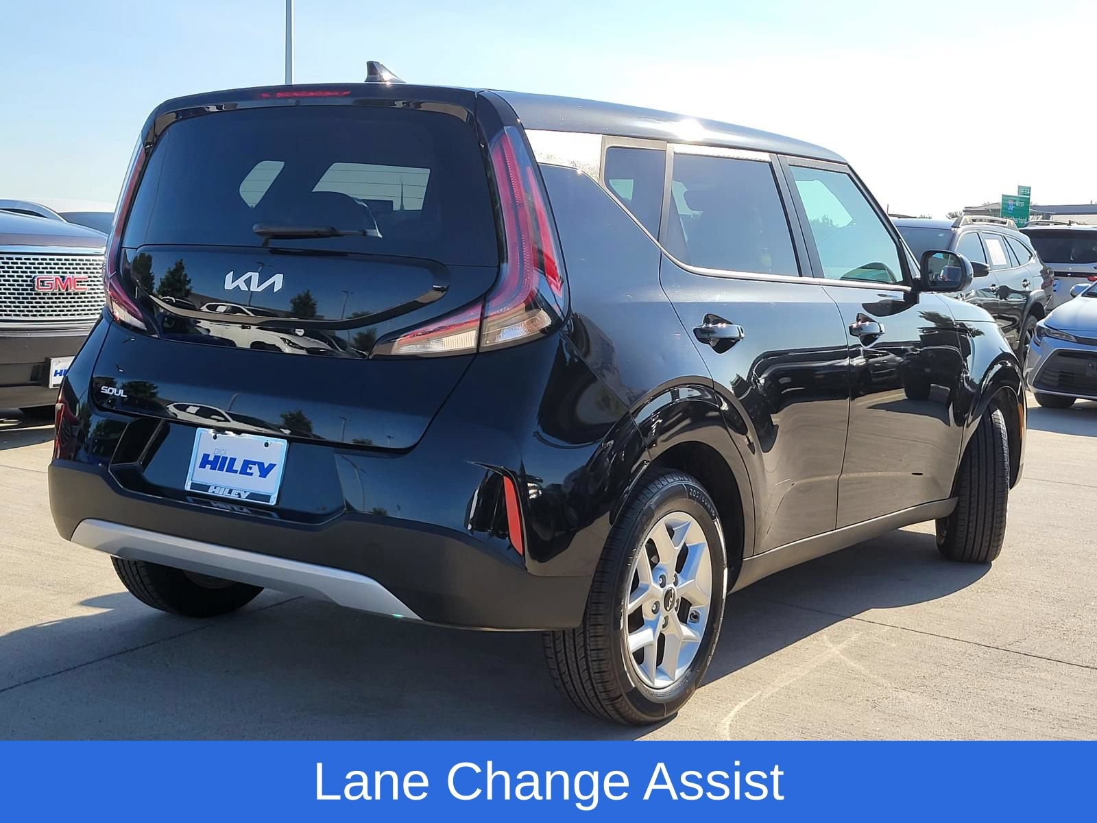 Used 2024 Kia Soul LX w/ Option Group 015 FWD image 4