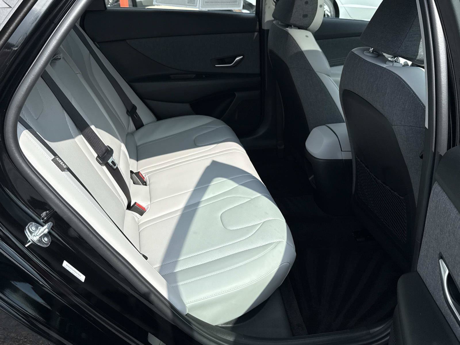 Certified 2026 Hyundai Elantra Limited FWD image 21