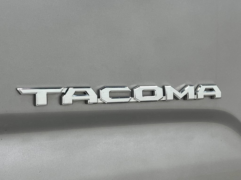 Used 2017 Toyota Tacoma Limited w/ Tow Package AWD/4WD image 41