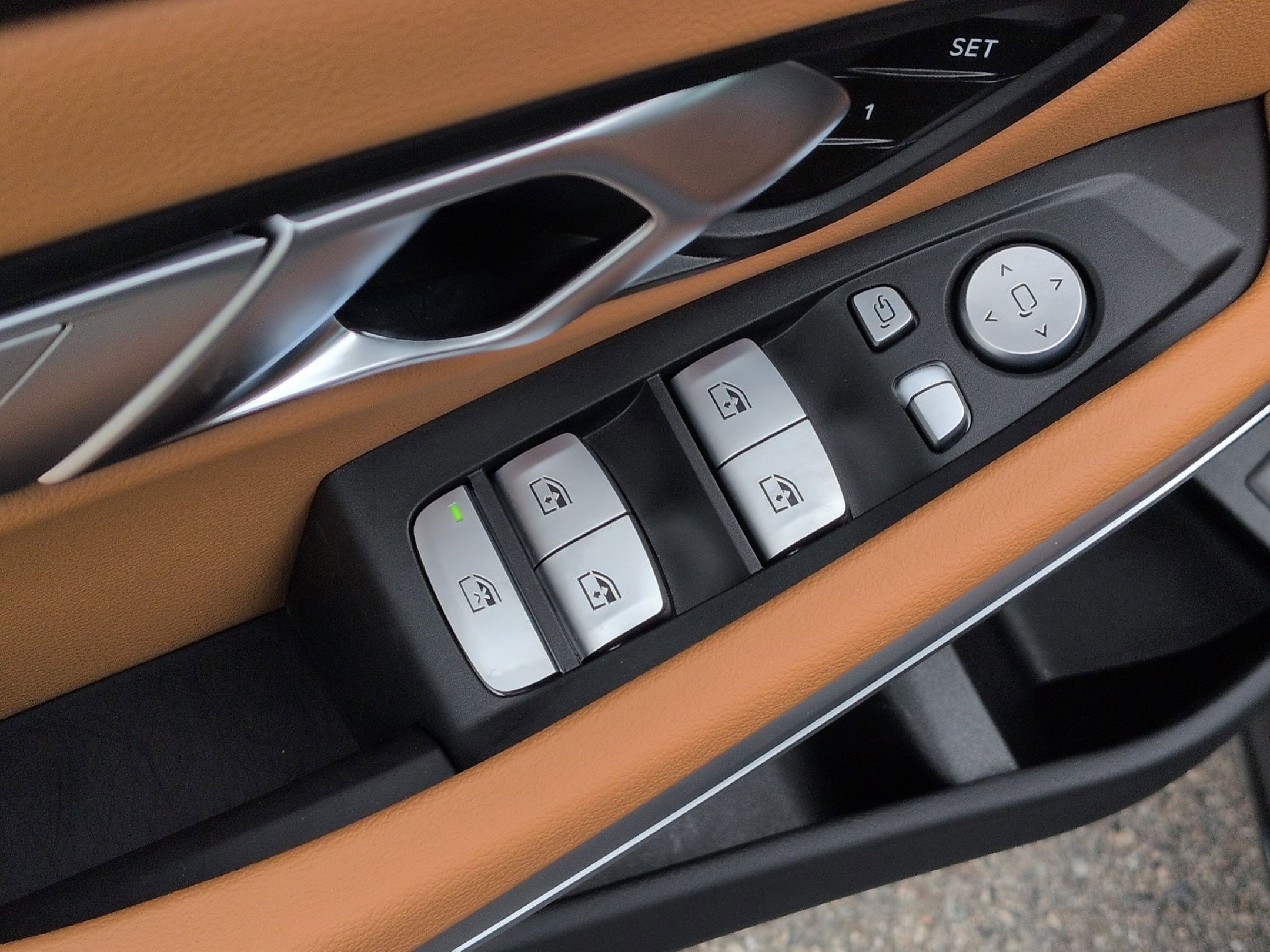 Used 2025 BMW 330i Sedan w/ M Sport Package image 15