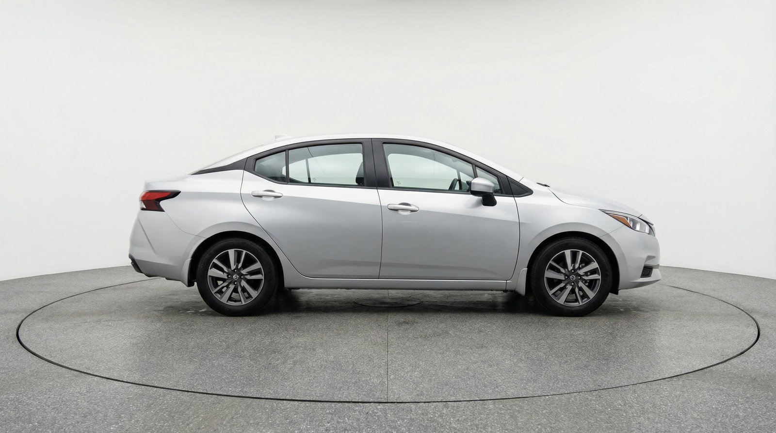 Used 2025 Nissan Versa SV image 11