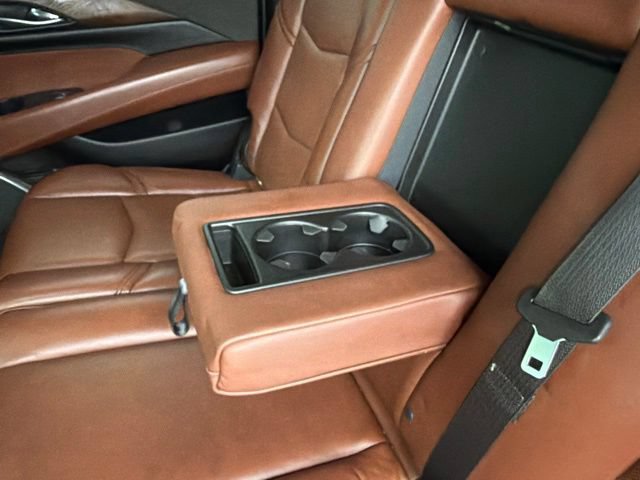 Used 2019 Cadillac Escalade ESV Luxury AWD/4WD image 30