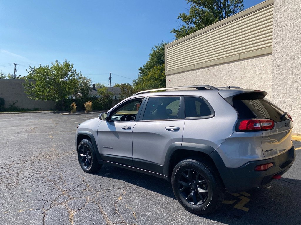 Used 2018 Jeep Cherokee Trailhawk w/ Comfort/Convenience Group image 3