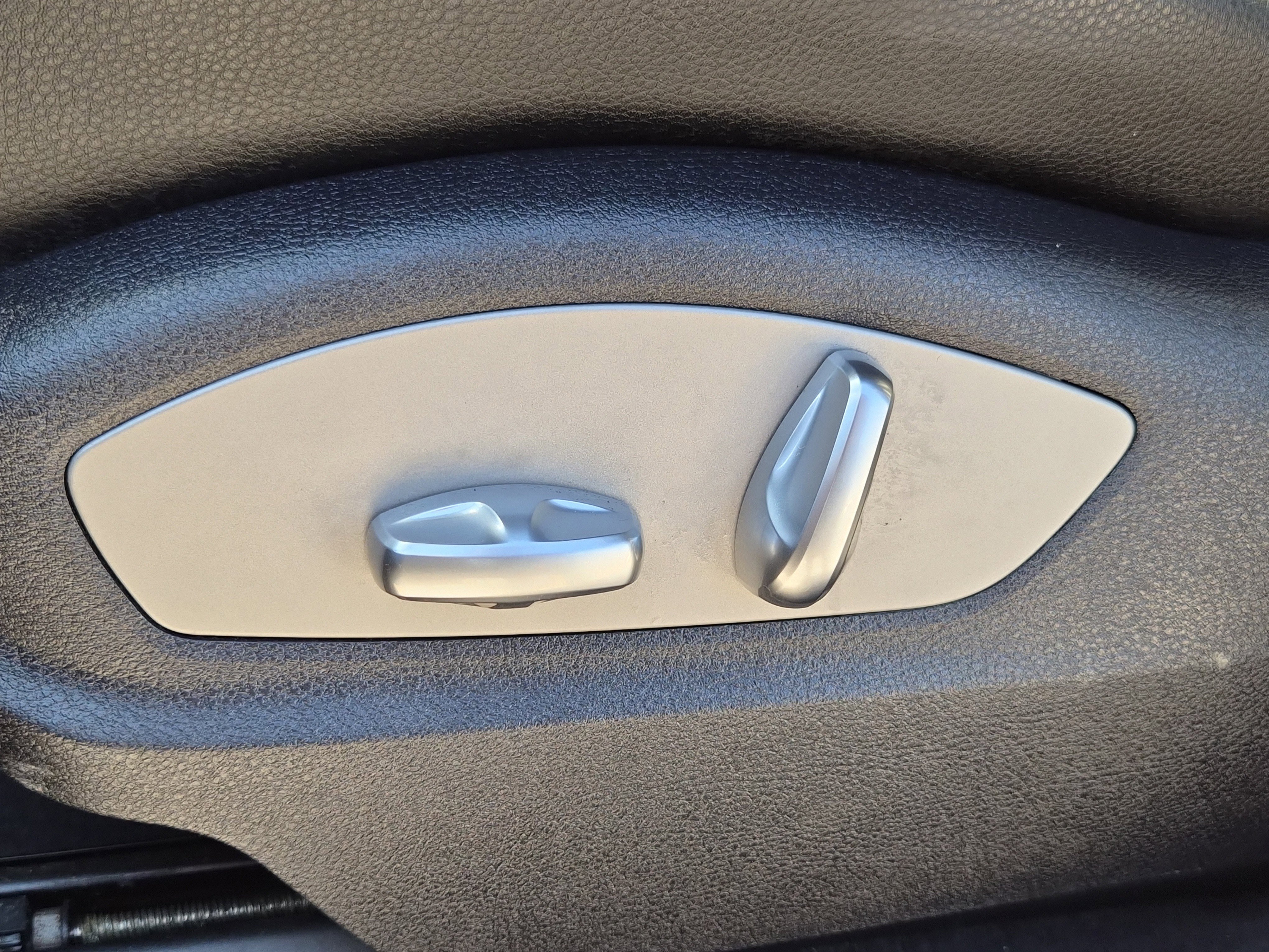 Used 2020 Porsche Macan image 20